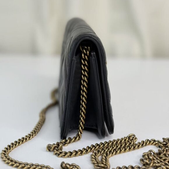 Gucci Black Leather Marmont Shoulder Bag with Gold Bee & Butterfly Embellishment - Picture 4 of 10